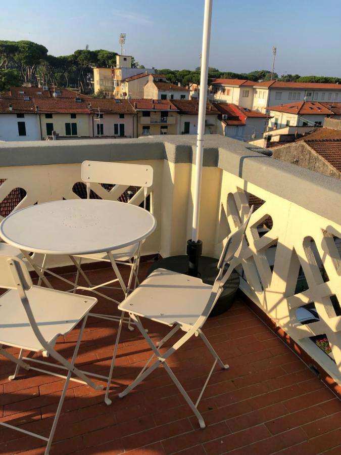 Torre Della Darsena Apartment Виареджо Екстериор снимка