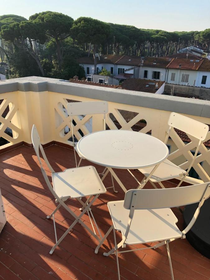 Torre Della Darsena Apartment Виареджо Екстериор снимка